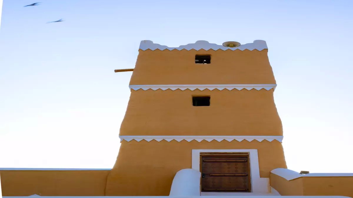 عاجل: الأمير محمد بن سلمان يحيي مسجد العودة التاريخي بالدرعية - مضاعفة سعته لـ992 مصلياً!