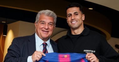 مستوى كانسيلو مع برشلونة يحبط فليك