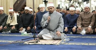 أخبار × 24 ساعة.. الأزهر يقدم طالبا بكلية الطب كأول طالب جامعى يؤم المصلين فى الجامع الأزهر