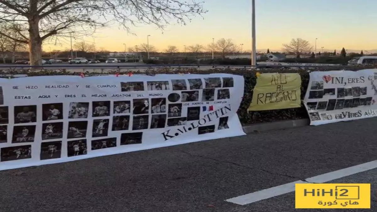 مؤثر: رسائل جماهير ريال مدريد التي أبكت مبابي وفينيسيوس... 'أنت أفضل لاعب في العالم!'