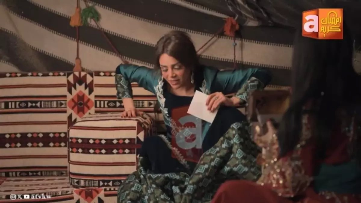 صادم: رهف القحطاني تمزق صورة صديقتها على الهواء المباشر وتحرقها... "عطيتها حقها"!