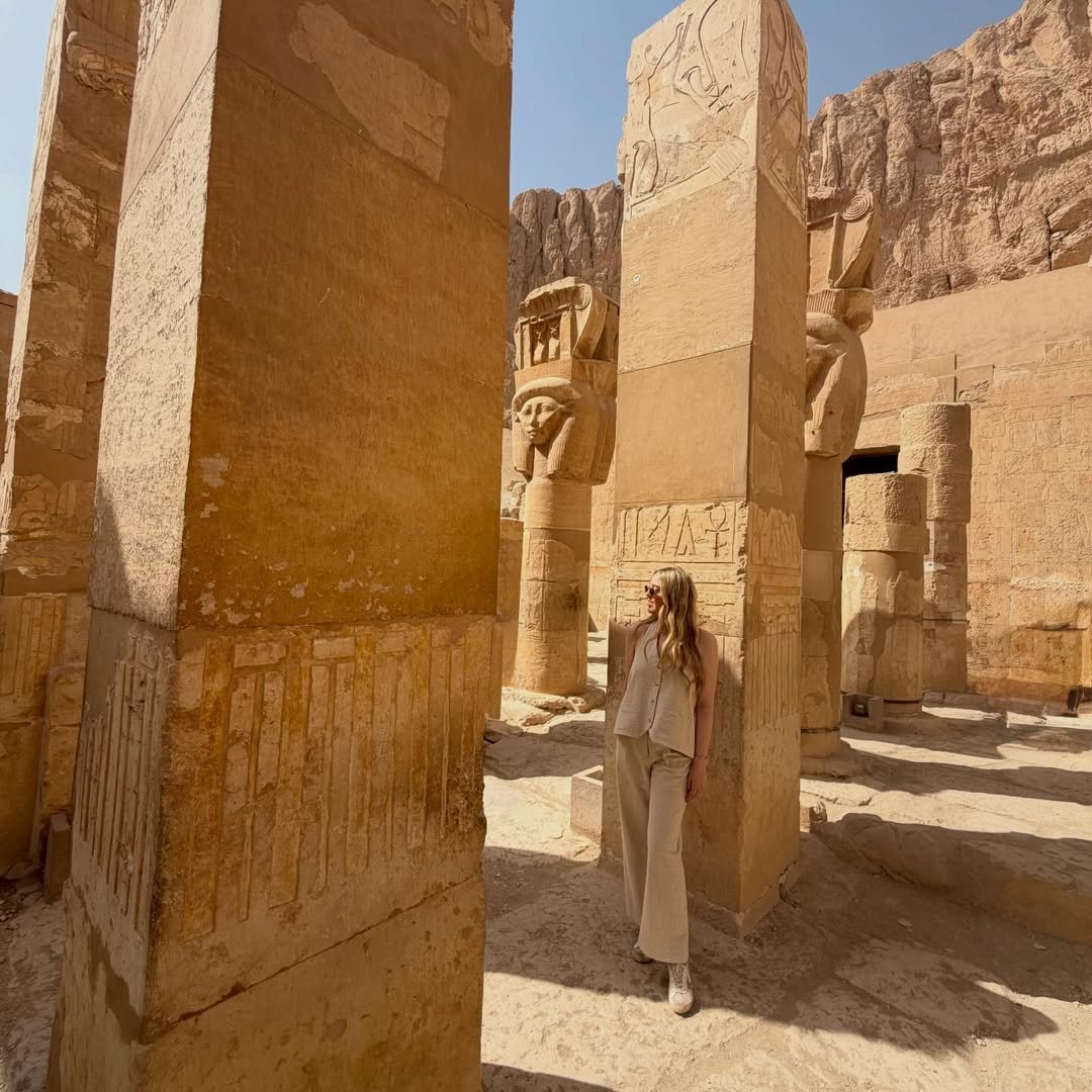 تيفاني ترامب تتأمل عظمة الأقصر