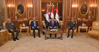 الرئيس السيسى يتناول الإفطار مع قادة القوات المسلحة ويؤكد: قوة هذا الوطن في تلاحم مؤسساته