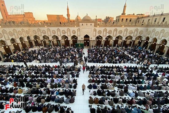 صلاة المغرب بالأزهر