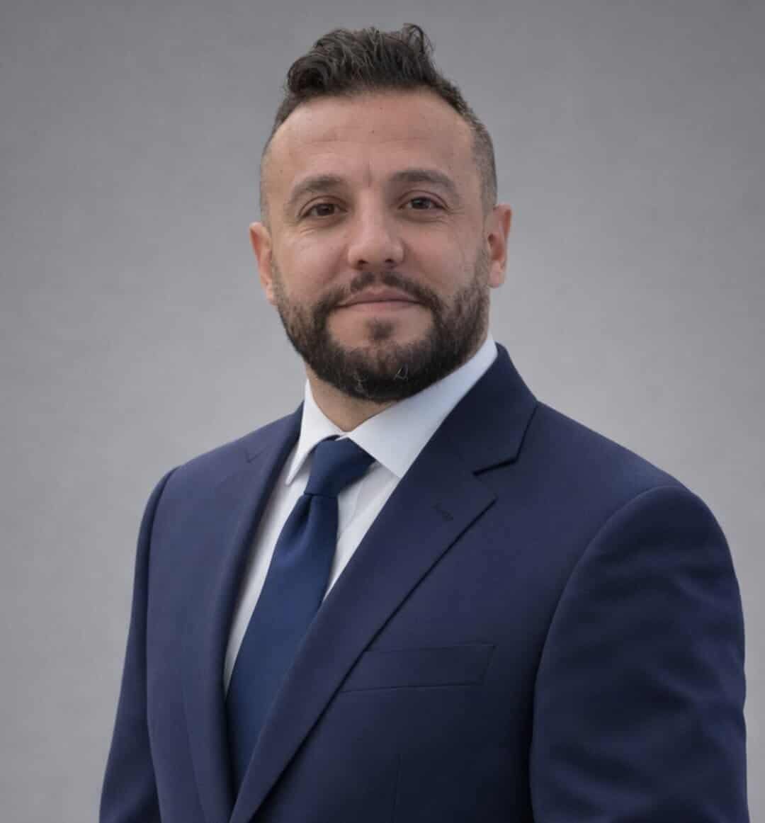 الناشط الفلسطيني ادهم المدهون