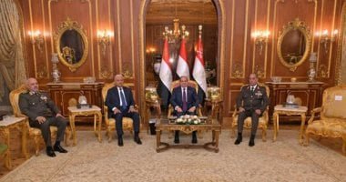 الرئيس السيسى يشهد حفل تكريم الفريق أول عبد المجيد صقر وزير الدفاع السابق.. فيديو