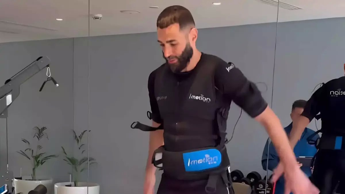 صادم: بنزيما يكشف سراً غير متوقع عن الصيام - "يزيد تركيزي ويمنحني طاقة خارقة في المباريات الحاسمة"