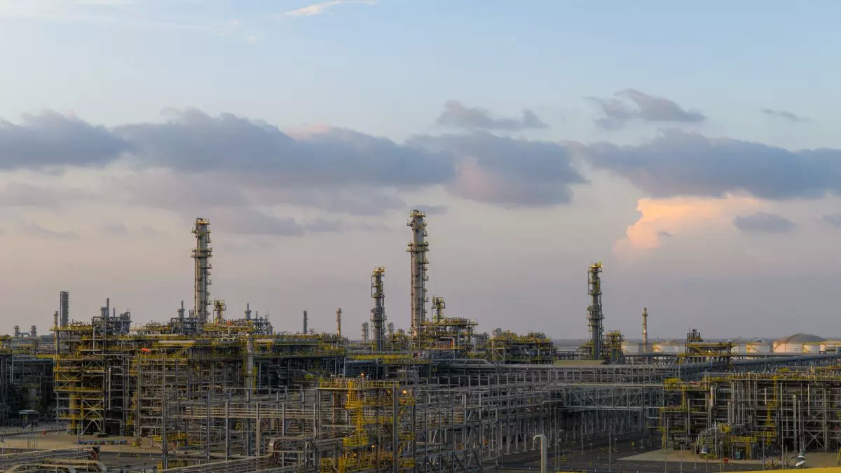 عاجل: الثروة المخفية في الجافورة تساوي 75 مليار برميل - السعودية تكسر قيود أوبك وتحقق المليارات!