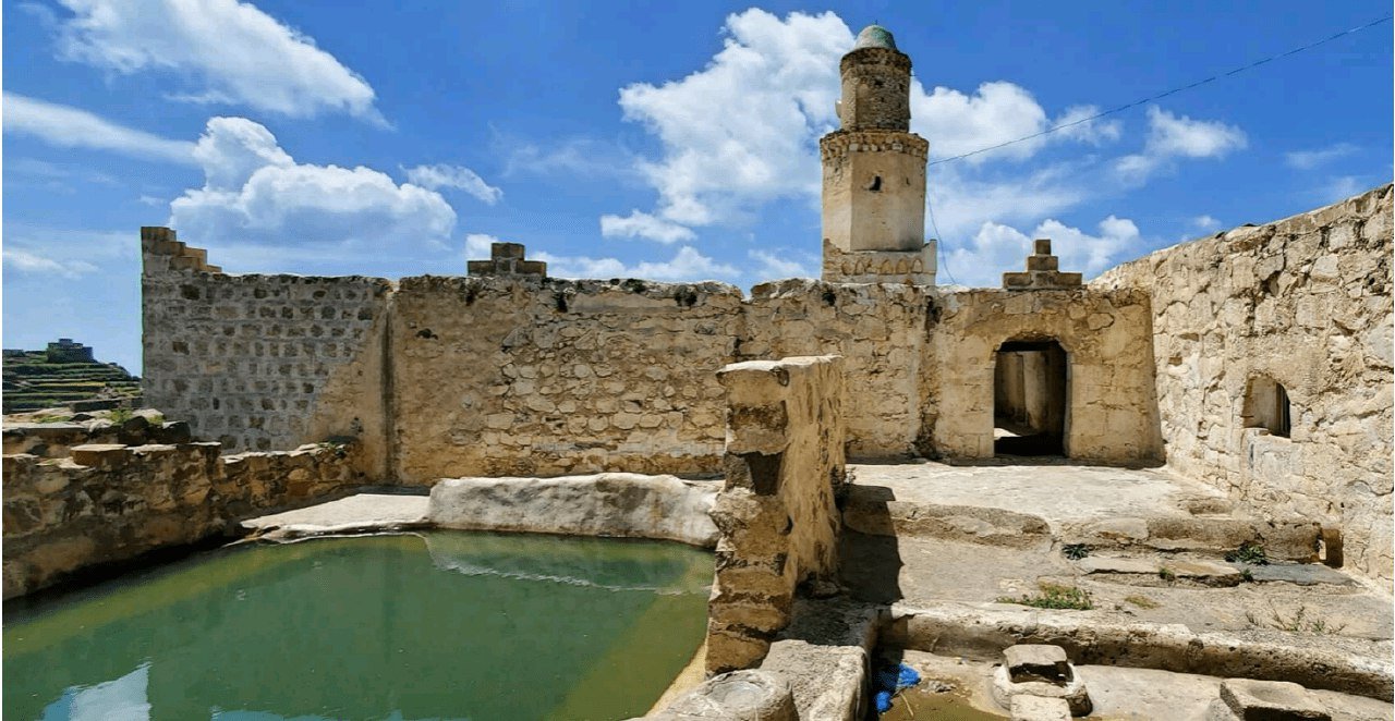 شاهد .. مسجد أهل الكهف احد المعالم التاريخية التي لاتعرف عنها الكثير (صورة)