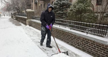 عاصفة ثلجية قوية تضرب الساحل الشرقي الأمريكي.. وتحذيرات لـ100 مليون شخص