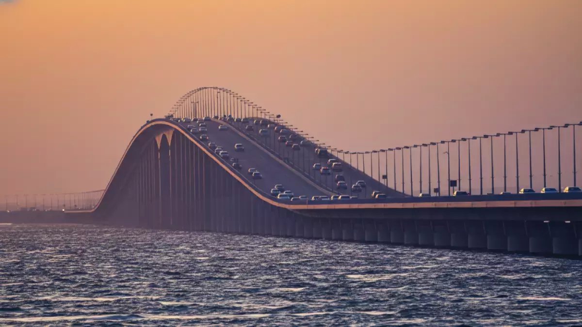 عاجل: السعودية تطلق "أبشر سفر"... تقنية ثورية تختصر عبور الحدود لـ 3 دقائق فقط!