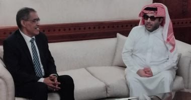 ضياء رشوان يستقبل تركى آل الشيخ فى بداية زيارة رسمية لمصر.. صور