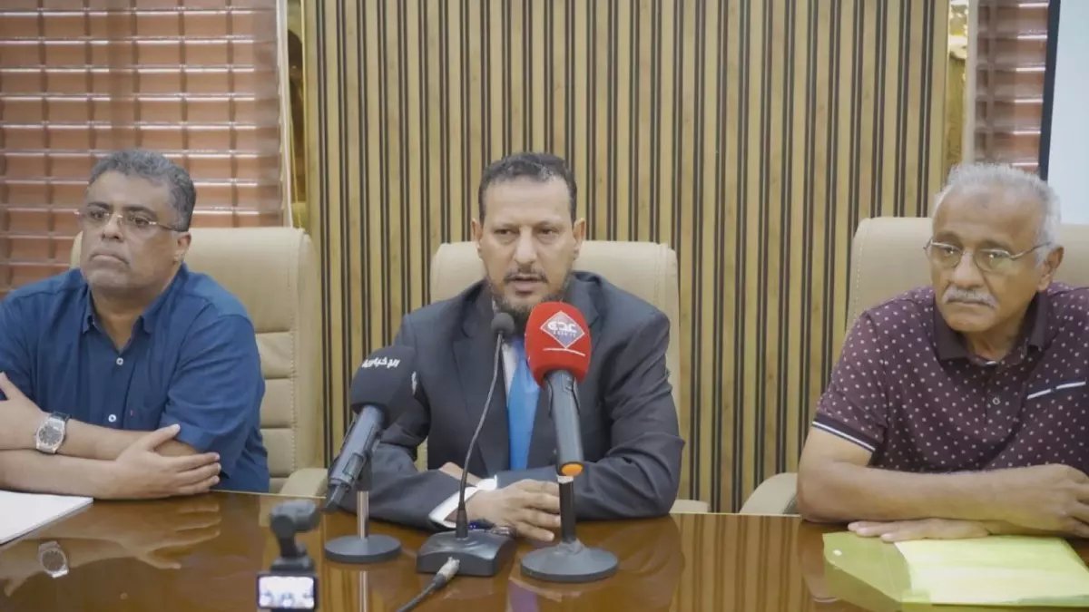 عاجل: إغلاق كامل لمقار "الانتقالي المنحل" في عدن… والحكومة تسترد السيطرة بالقوة!