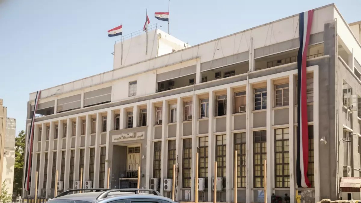 عاجل: كارثة مصرفية تاريخية تضرب الجنوب... 3 محافظات بلا عملة صعبة والبنك المركزي يتجاهل الصرخات!