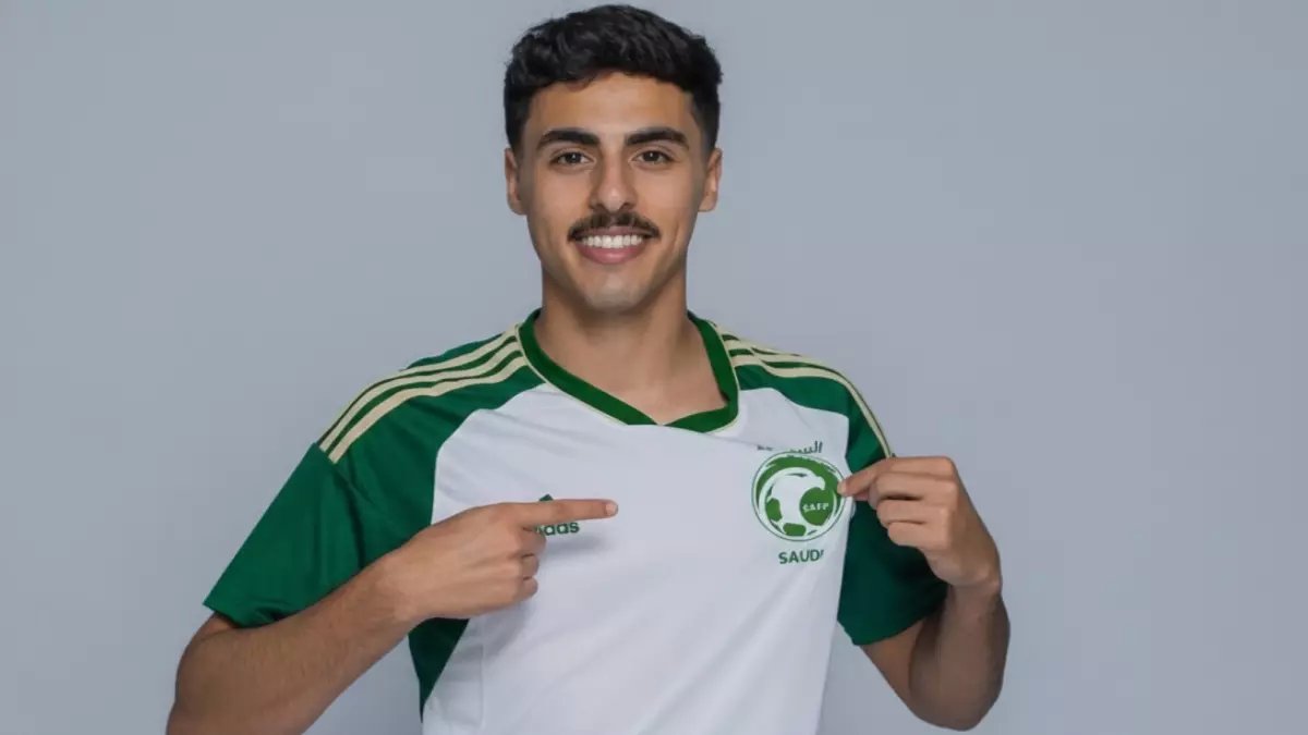 القلعة الدفاعية سعد آل موسى.. ما هو الضعف الوحيد الذي يهدد غيابه عن أهم معركة؟ (3 إنذارات)