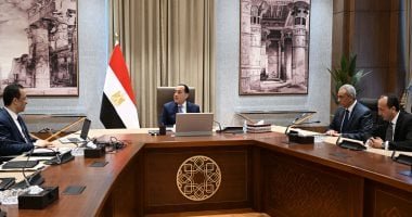 رئيس الوزراء يستعرض محاور عمل وزارة الاتصالات خلال الفترة المقبلة