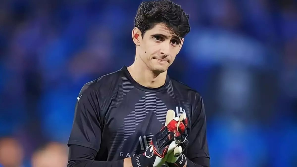 بعد هزيمة الهلال.. أول من تحدث هو حارسه العالمي بونو، ورد النادي بعد ساعات بقرار أدهش الجميع: إنهاء العقد بالتراضي.