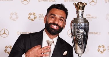 رقم تاريخي.. محمد صلاح أول لاعب يفوز بجائزة الأفضل فى إنجلترا 3 مرات