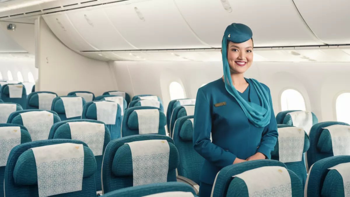 عاجل: الطيران العماني يفتح باب التقديم لوظيفة Attache الفاخرة 2026 - راتب مميز وبيئة 5 نجوم!