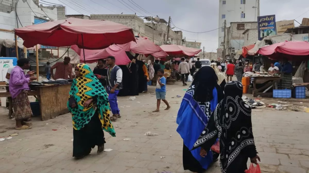 عاجل: "مقديشو اليمن"... الحي الذي يعيش سكانه بأقل من 3 دولارات يومياً - قصص مؤلمة من قلب عدن!