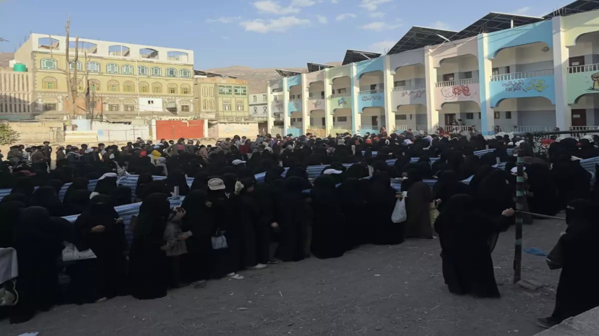 عاجل: الوزير الإرياني يفضح الحقيقة الصادمة... كيف حولت مليشيا الحوثي اليمنيين إلى متسولين؟