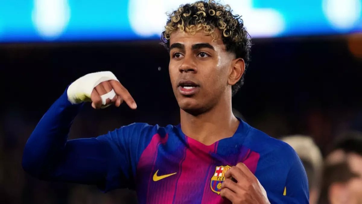 حصري: لامين يامال "دي جي برشلونة" يكشف سر غرفة الملابس... ومفاجأة رمضان التي صدمت بيدري!