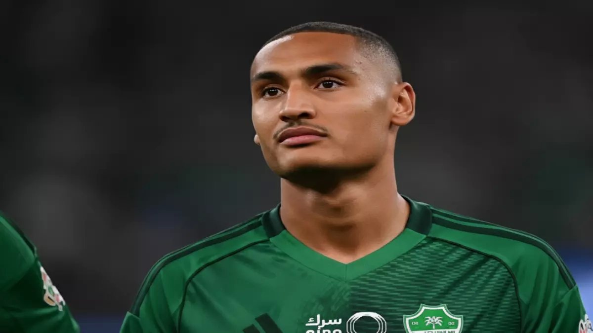 كيف يبرر 'صفر مشاركات' قرار أكبر نادٍ في السعودية؟ الرقم الدامغ الذي أجبر إدارة الأهلي على تسريح نجمها إنزو ميو.