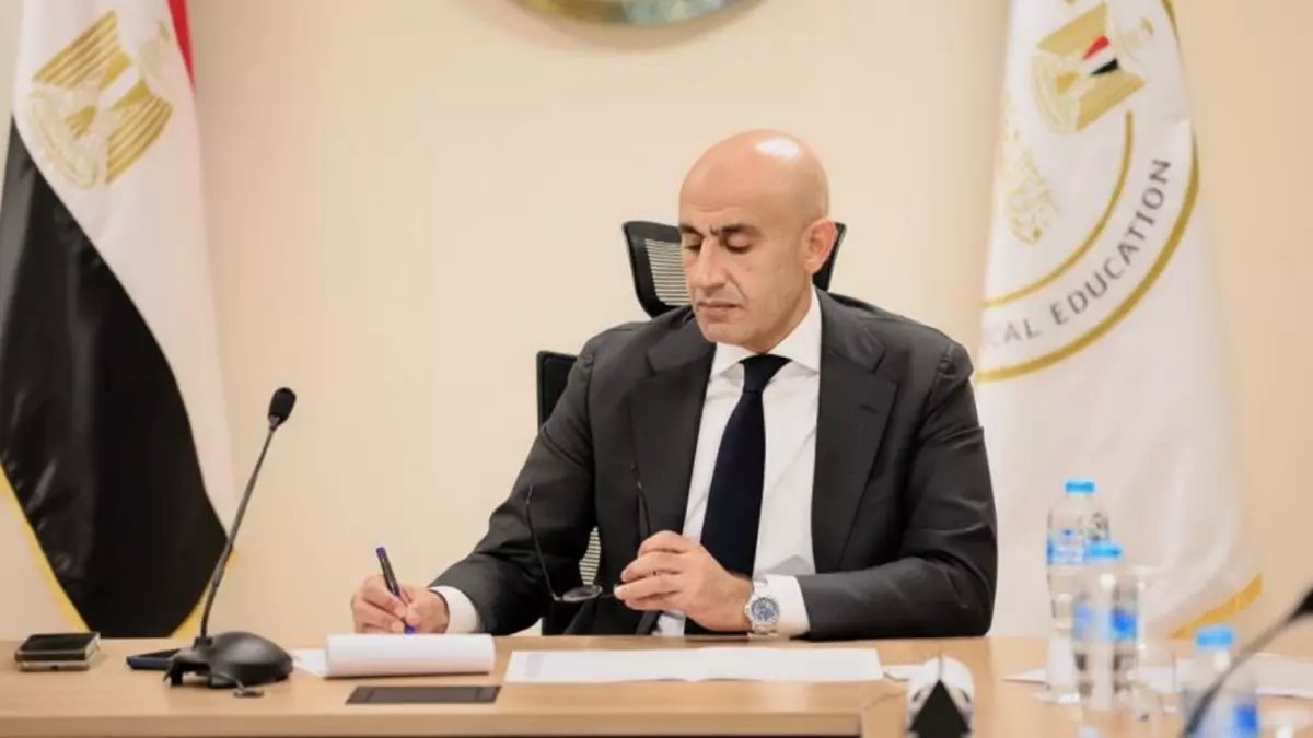 عاجل: وزير التعليم يصدر قرارات صادمة للطلاب في رمضان... هل ستتغير ساعات الدراسة نهائياً؟