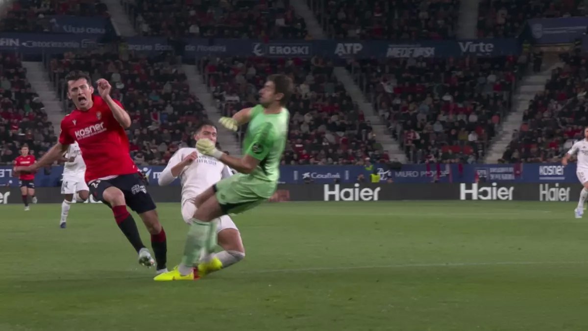 صادم: فضيحة ريال مدريد التحكيمية تنفجر... كورتوا يرتكب الجريمة والحكم يتجاهل!