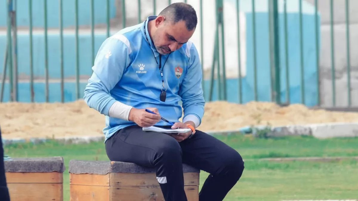 عاجل: نجم الزمالك السابق يفجر مفاجآت صادمة عن الدوري... "الأبيض يتصرف خارج المنطق"!