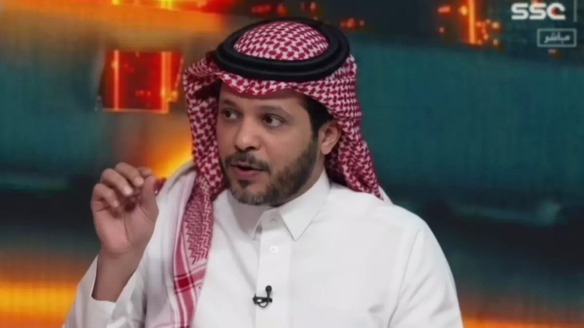عاجل: العميري يفجر مفاجأة صادمة عن حكام الأهلي وضمك - "مو معقول اللي صار"!