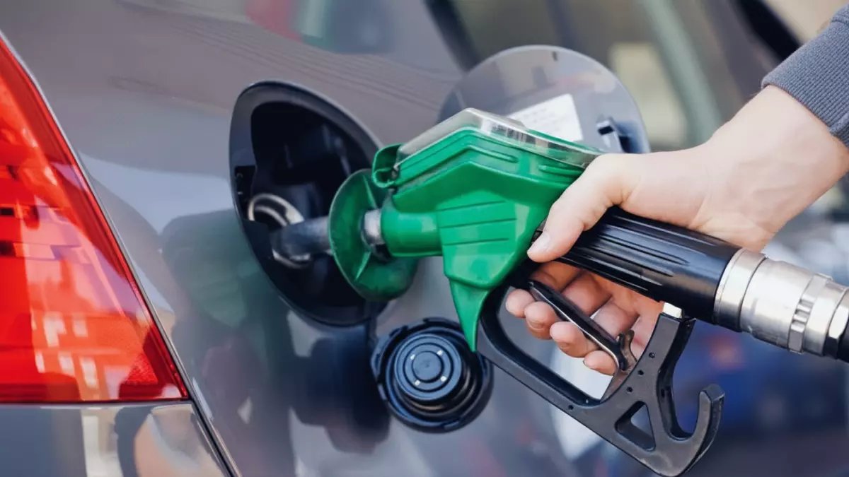 عاجل: شركة أسيوط تحقق المستحيل... تؤمن 100% من احتياجات الصعيد للبنزين وتوفر 2700 طن مازوت!