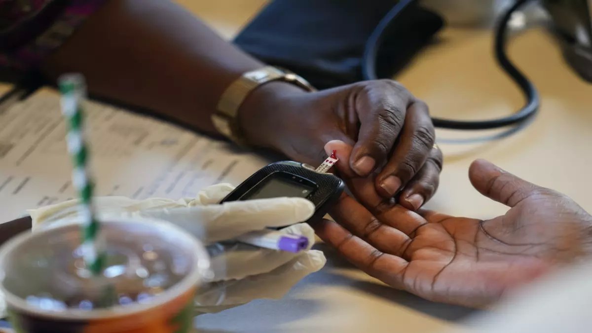 عاجل: شركة أميركية تكشف سراً طبياً ثورياً في السعودية... علاج السرطان الذي سيغير المنطقة!