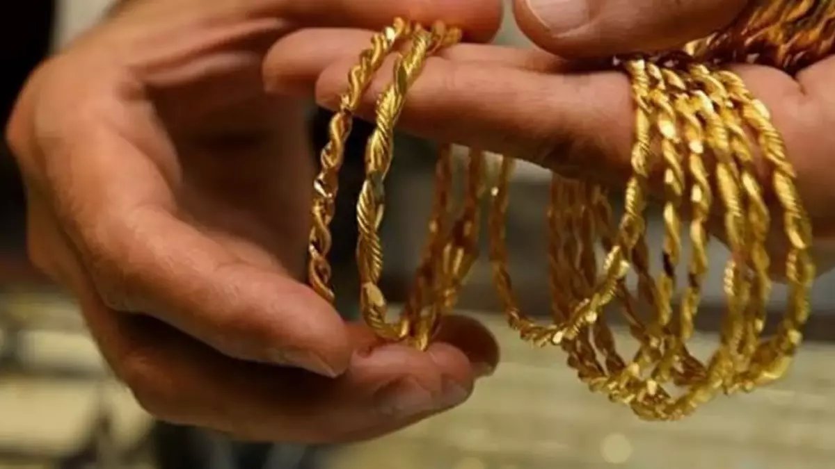 عاجل: انهيار مخيف في الذهب يفقدك 30 جنيها اليوم… القرار الحاسم لإنقاذ أموالك قبل فوات الأوان!