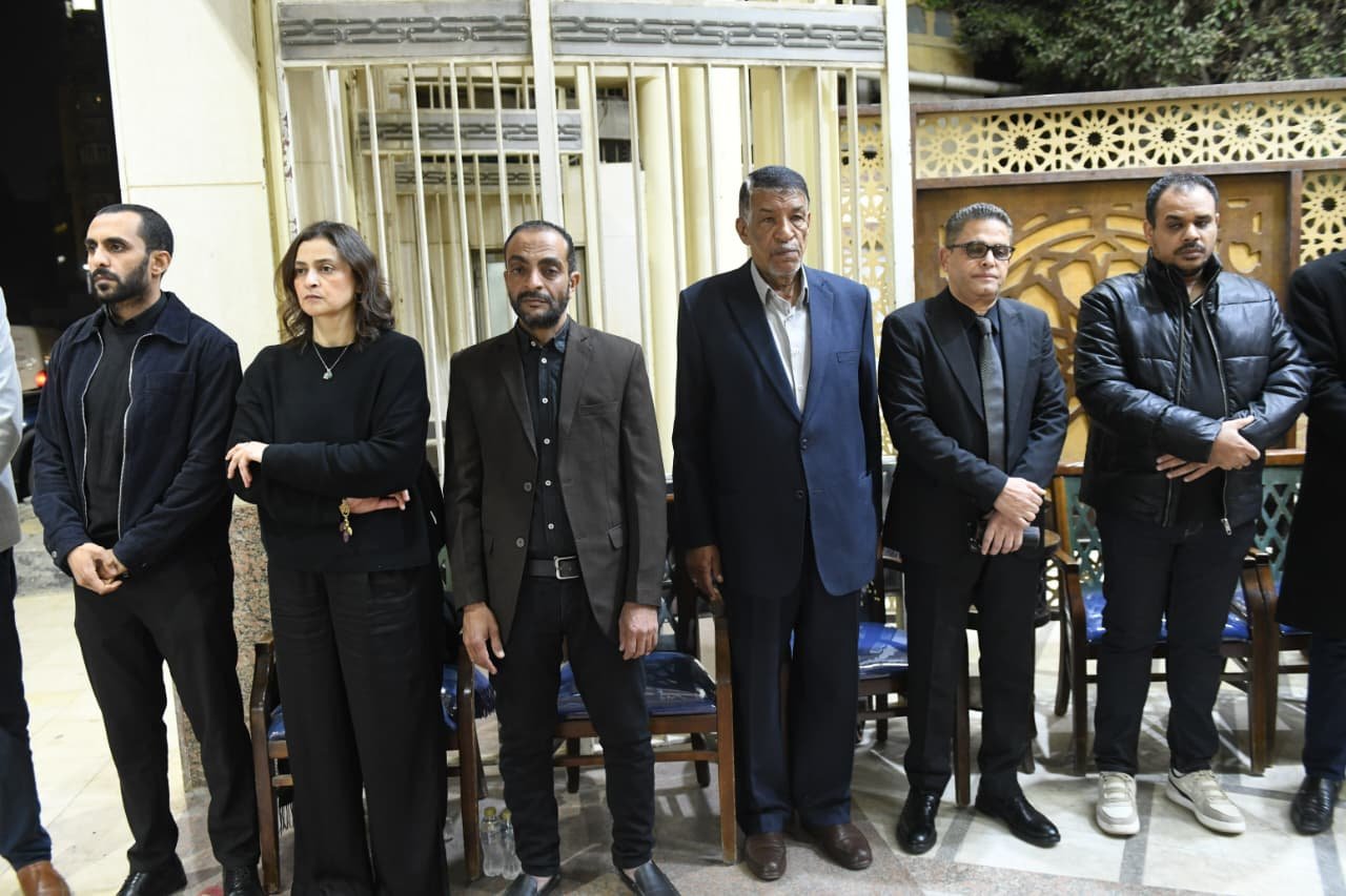 أسرة تحرير اليوم السابع تتلقى العزاء