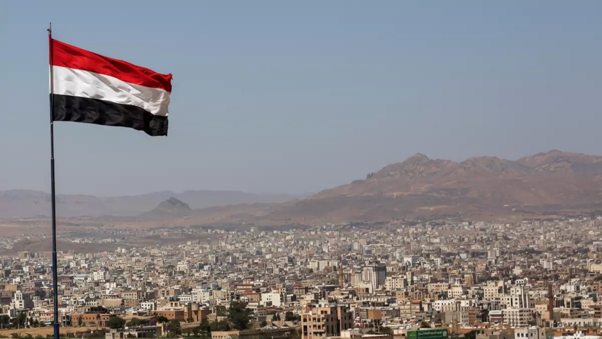 عاجل: السعودية تصرف مليارات الرواتب المتأخرة لليمن قبل رمضان... انفراجة تاريخية تنقذ ملايين الأسر!