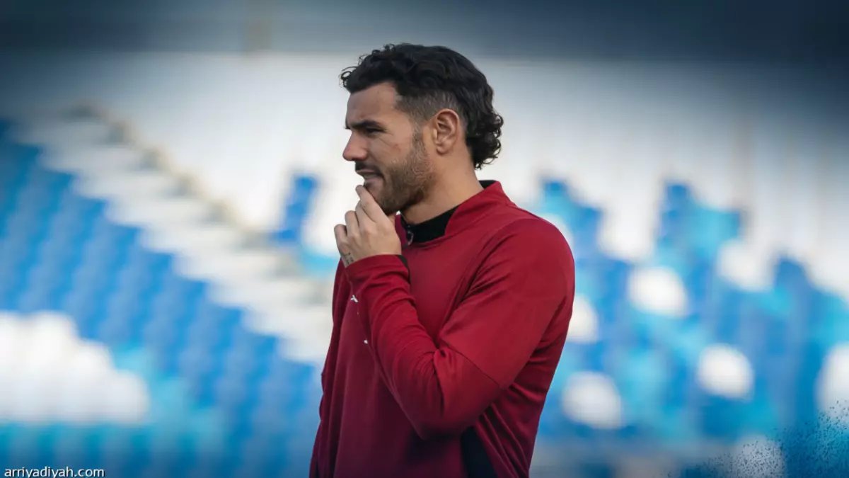 عاجل: إصابة مرعبة تهز الهلال... اليامي ينهار أرض الملعب والديربي في خطر!