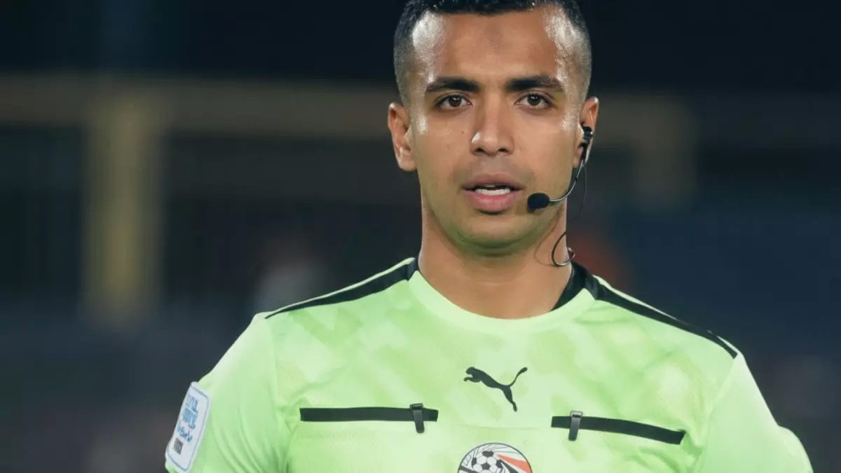 صادم: أرقام مصطفى شوبير مع الأهلي مقابل الزمالك تكشف إحصائية 'خطيرة'... هل يخشى الأبيض من تحكيمه؟