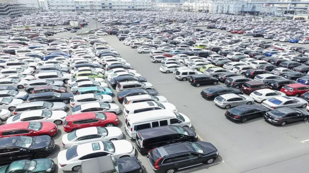 عاجل: مزاد الكنز المخفي - سيارات BMW ومرسيدس ورانج روفر بأسعار خيالية الخميس القادم!