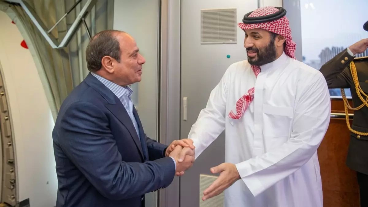 حصري: لحظات مؤثرة... ولي العهد السعودي يودع السيسي شخصياً في مطار جدة - رسالة قوية للعالم!