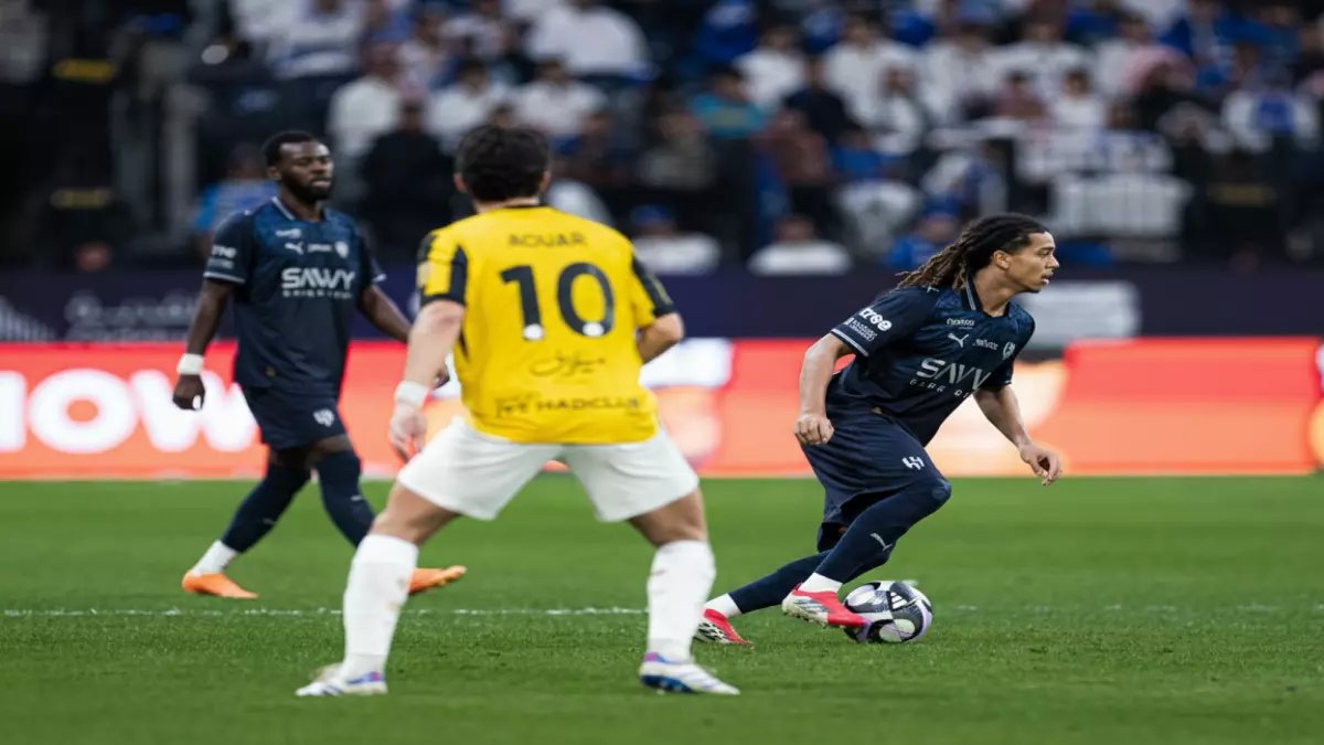 صادم: الاتحاد يسلب صدارة الهلال بـ 10 لاعبين فقط - رايكوفيتش يصنع المعجزة!