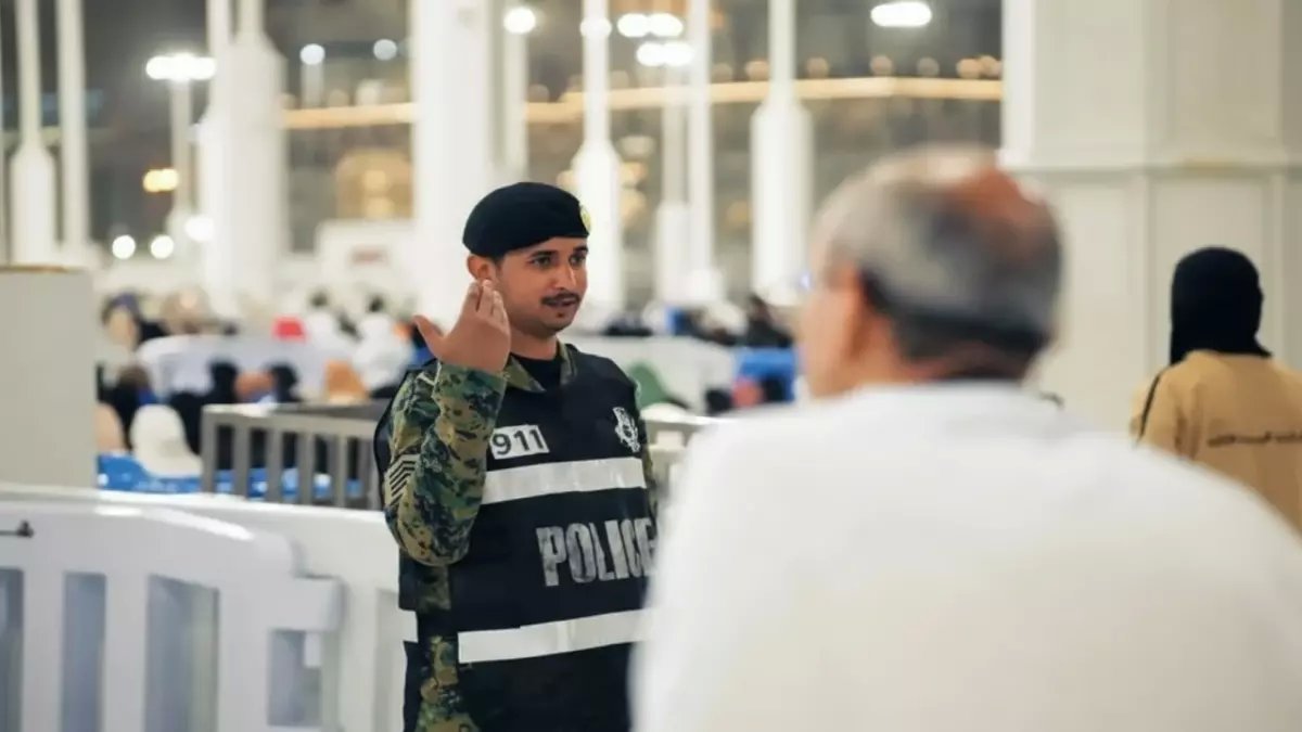 عاجل: آلاف الأفواج الأمنية تنتشر في الحرم المكي لحماية ملايين المعتمرين خلال رمضان!