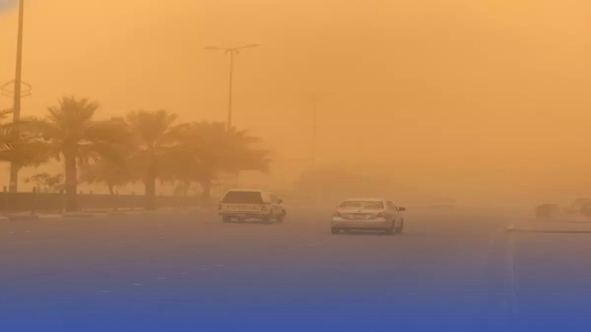 🚨 عاجل: الأرصاد السعودية تُطلق تحذيراً خطيراً للغاية بشأن العاصمة الرياض والمحافظات - حالة استثنائية من الأتربة والرياح النشطة تبدأ الآن وتستمر حتى المساء... تفاصيل المناطق المتأثرة!