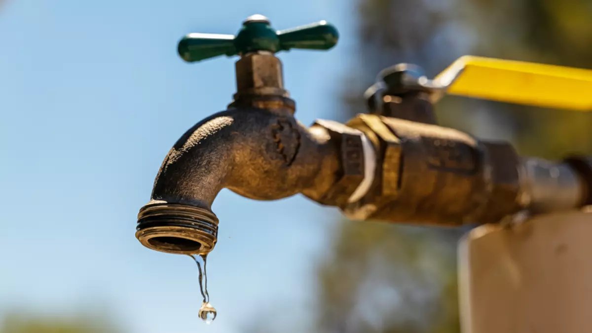 عاجل: انقطاع المياه 9 ساعات في أسيوط والوادي الجديد… هذه المناطق المتأثرة والأرقام الطارئة