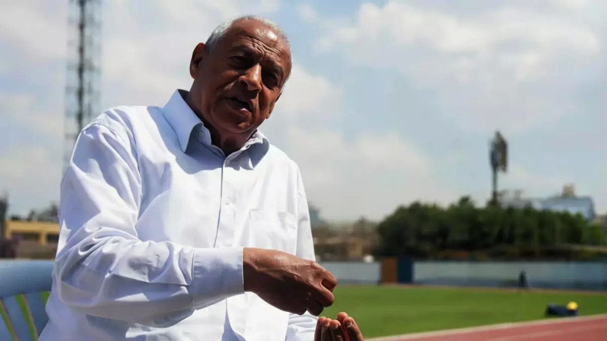 وداعاً أسطورة الـ122 هدف... مصطفى رياض يرحل عن 86 عاماً تاركاً إرثاً ذهبياً لن يتكرر!