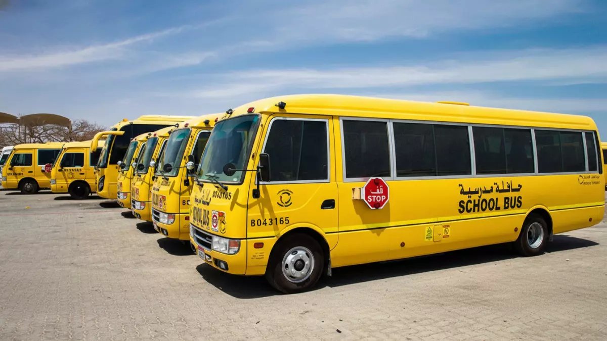 عاجل: الإمارات تعلق حافلات 500 ألف طالب بسبب الضباب... هل أطفالك آمنون في الطريق؟