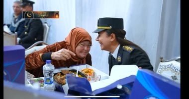 مائدة واحدة تجمع الشعب والشرطة.. كواليس إفطار "كلنا واحد".. فيديو