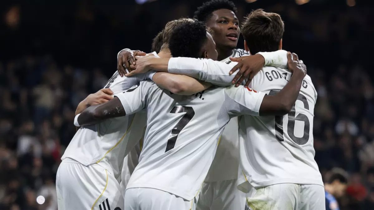 عاجل: تشكيل ريال مدريد المفاجئ أمام بنفيكا... مورينيو غائب والعنصرية تثير الجدل!