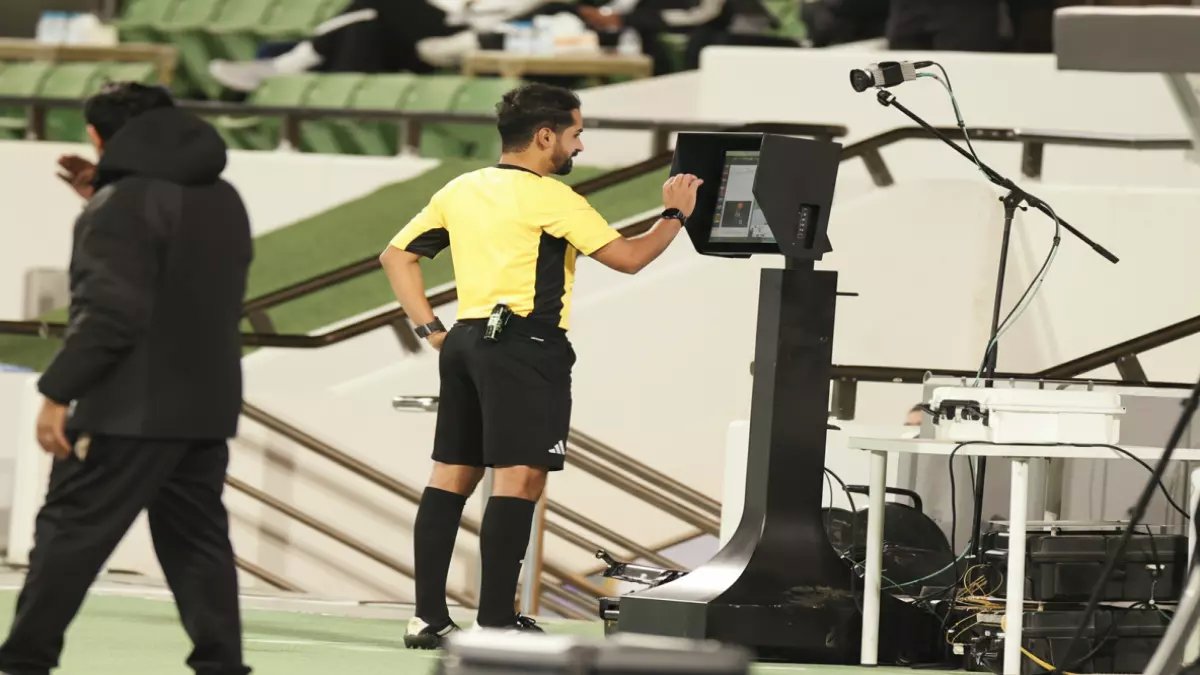 عاجل: الهلال في أزمة حقيقية... هل ينهار حلم الدوري أمام الشباب المنتعش؟