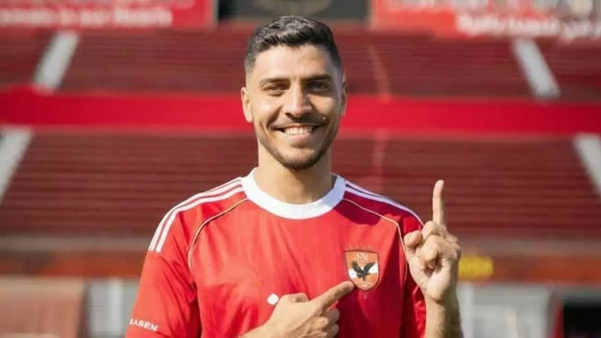 عاجل: توروب يتراجع عن قرار صادم ويعيد محمد شريف لحسابات الأهلي... هل يشارك أمام زد؟